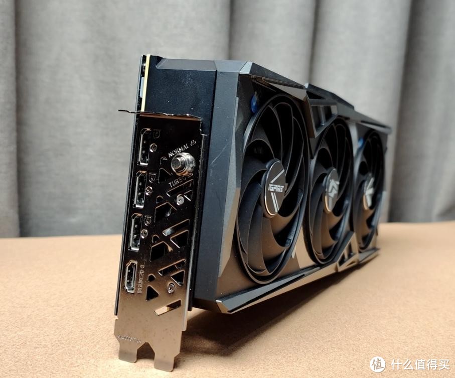 i7-14700K最值?龙神三代+七彩虹4070 Ti火神 “黑火”风装机实测