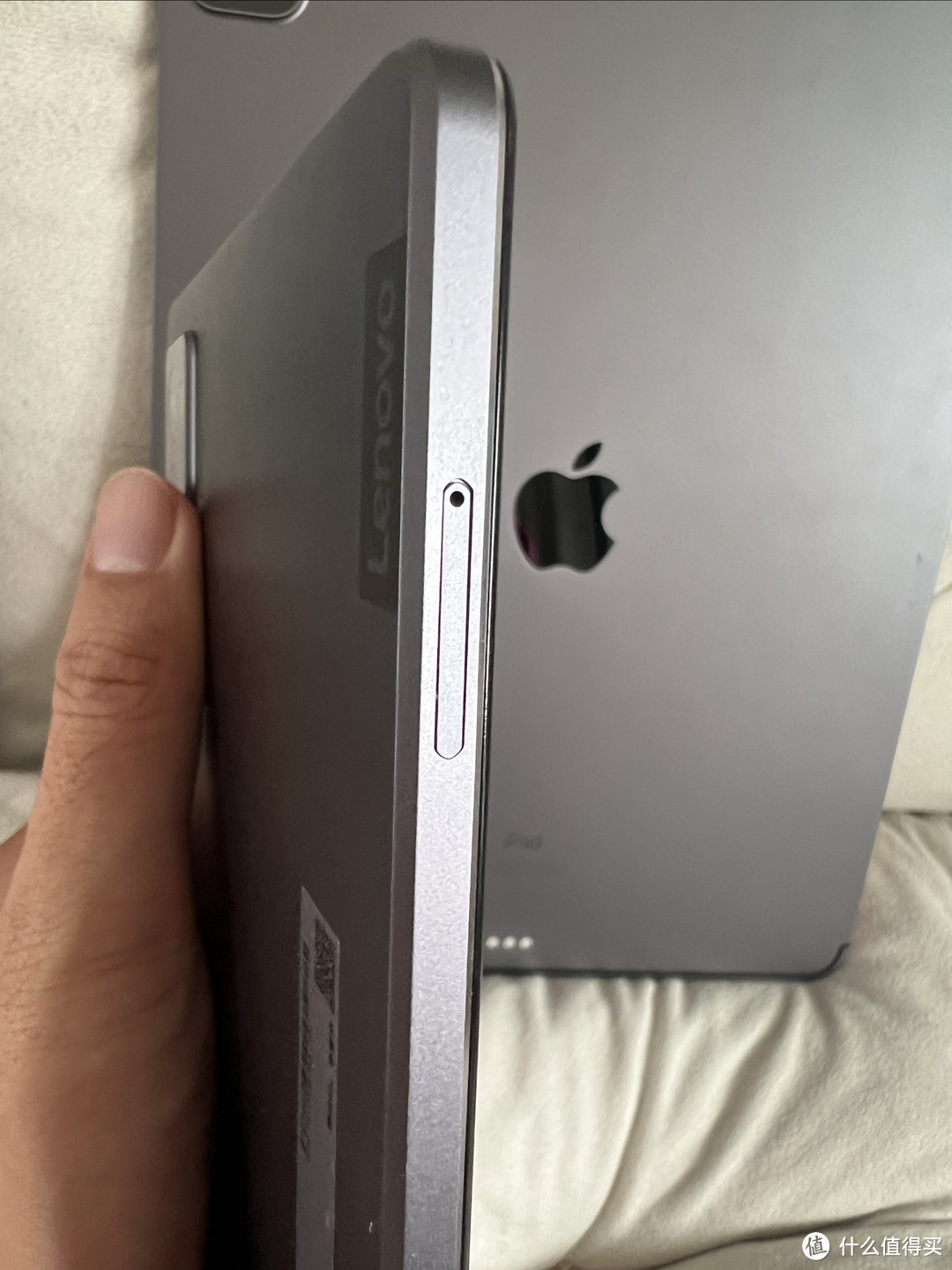 最近买了3块平板~发现1万的iPad 跟2千的y700略有差别!