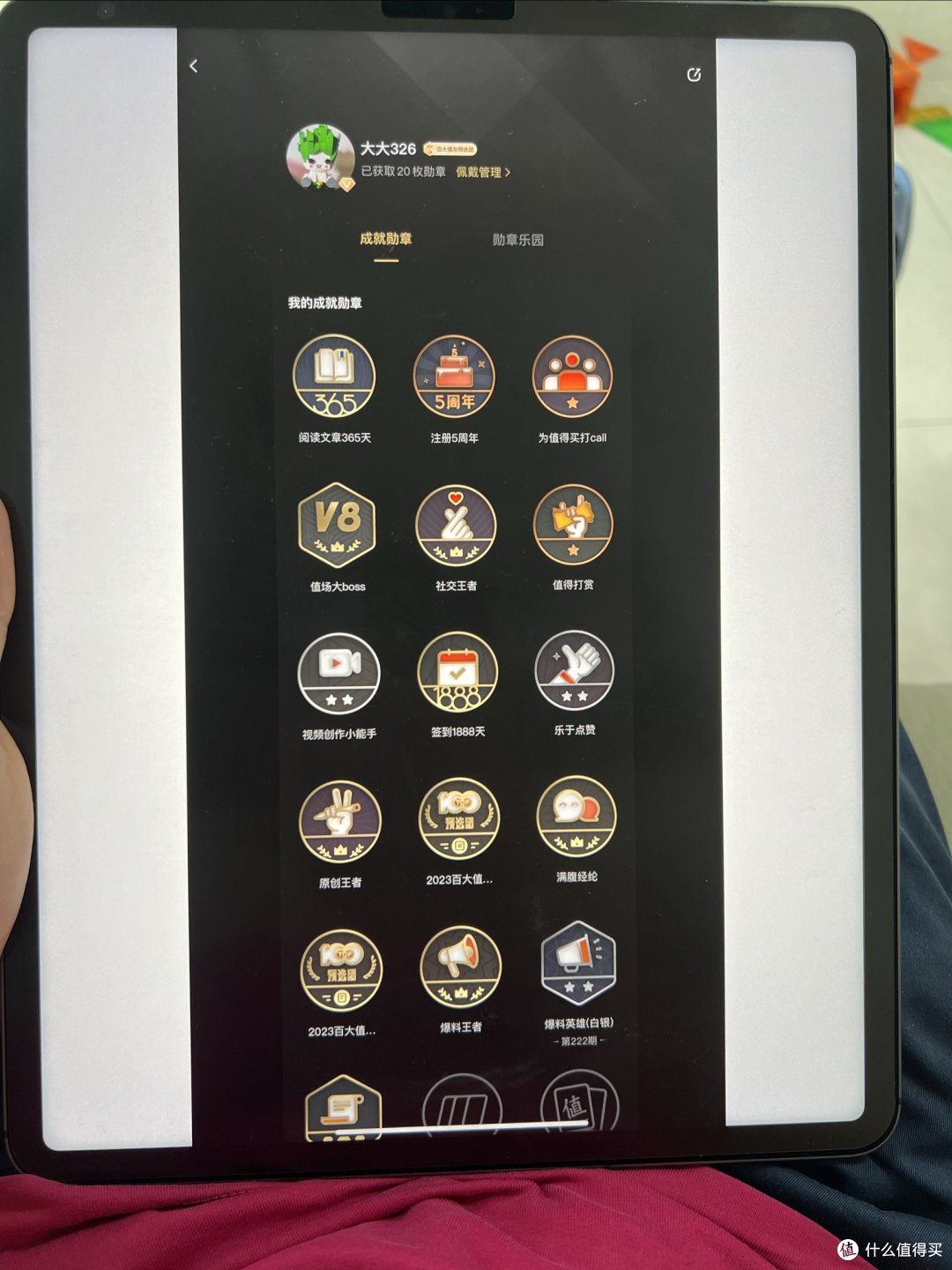 最近买了3块平板~发现1万的iPad 跟2千的y700略有差别!