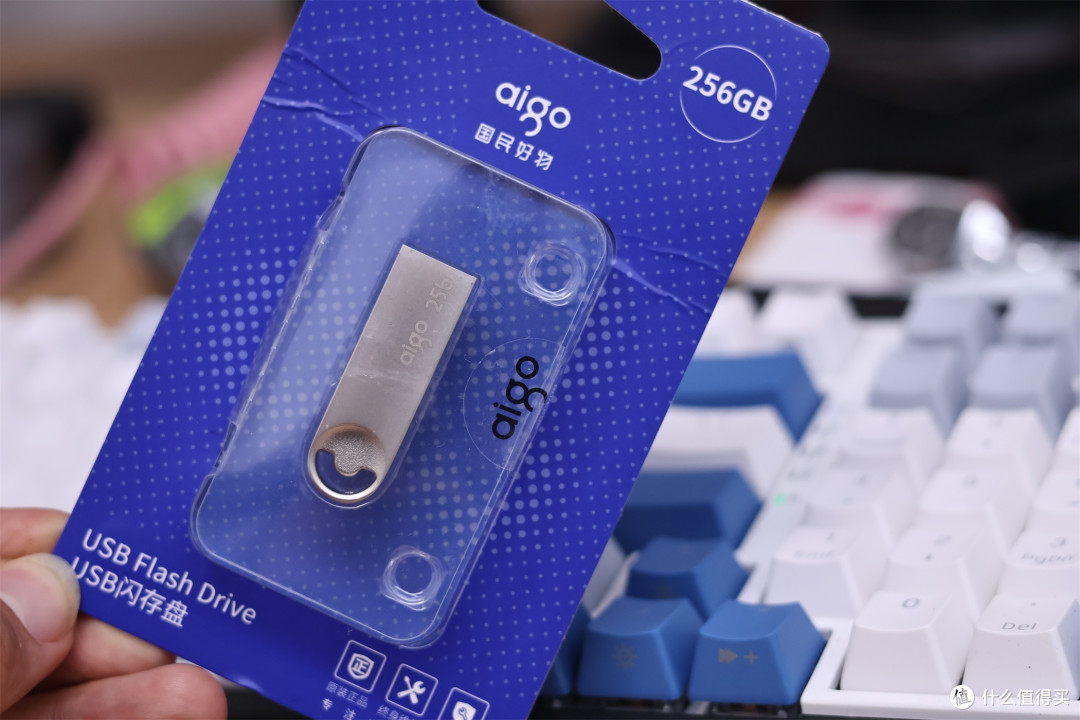 小巧便携移动存储 爱国者金属防水u盘