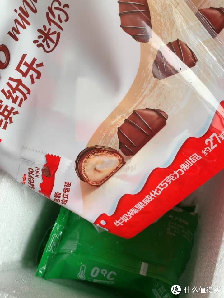 费列罗健达缤纷乐迷你型牛奶榛果威化巧克力：一份独特的儿童礼物