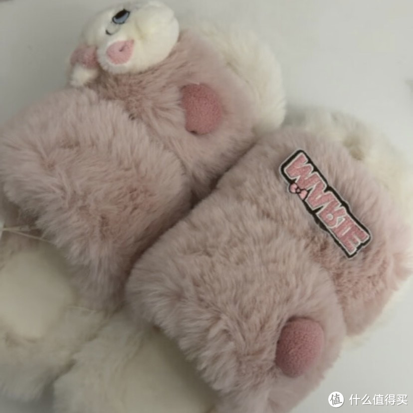 毛绒棉拖鞋:温暖与舒适的脚底诗篇