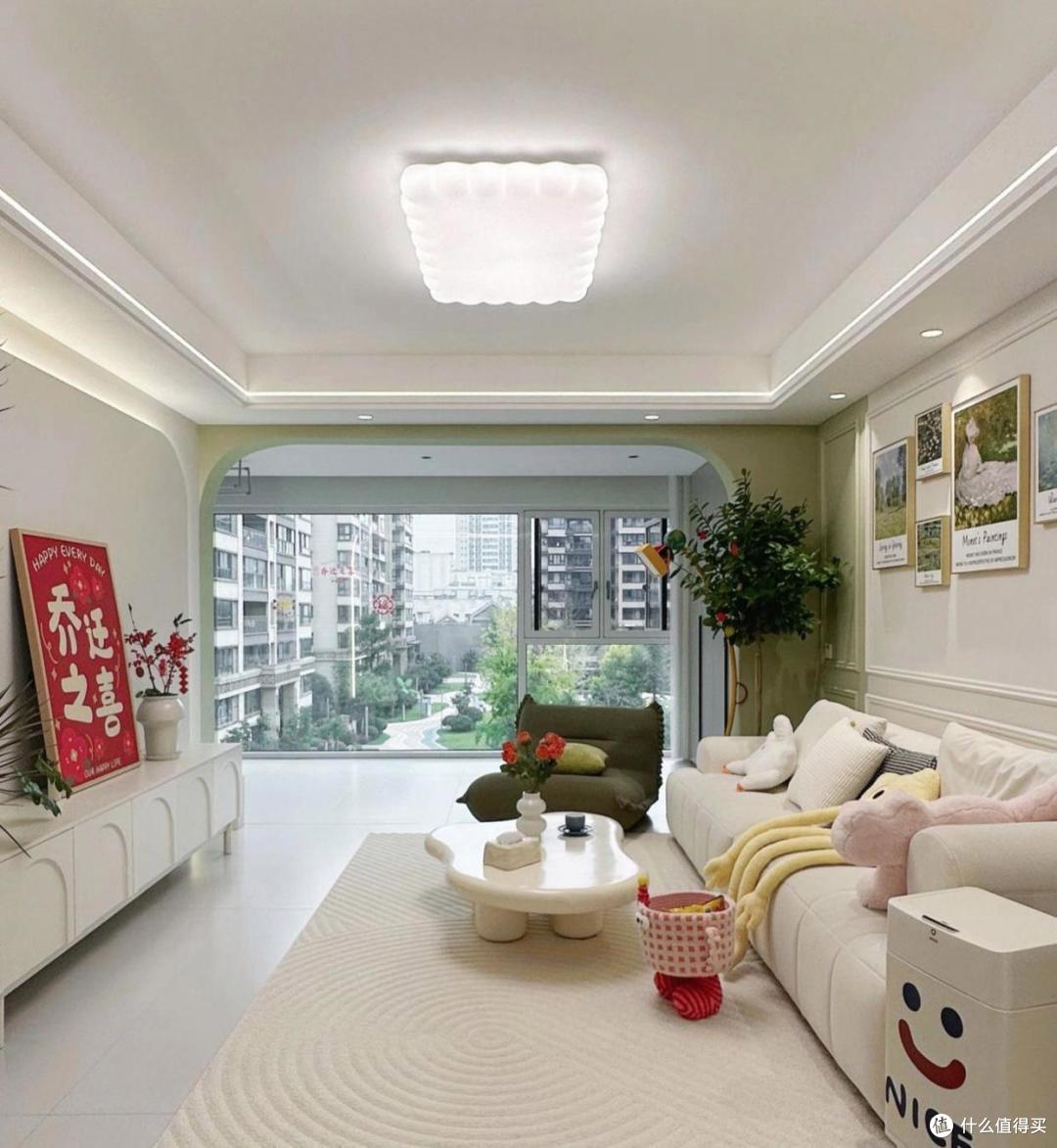 不听设计师忽悠，客厅坚持“11不装”，好看又实用，入住后真香！