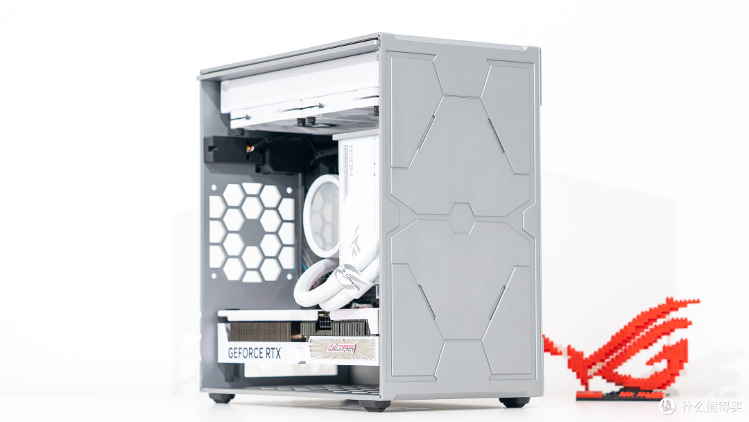 感受工业设计之美:aboStudio ContainerM 机箱装机分享