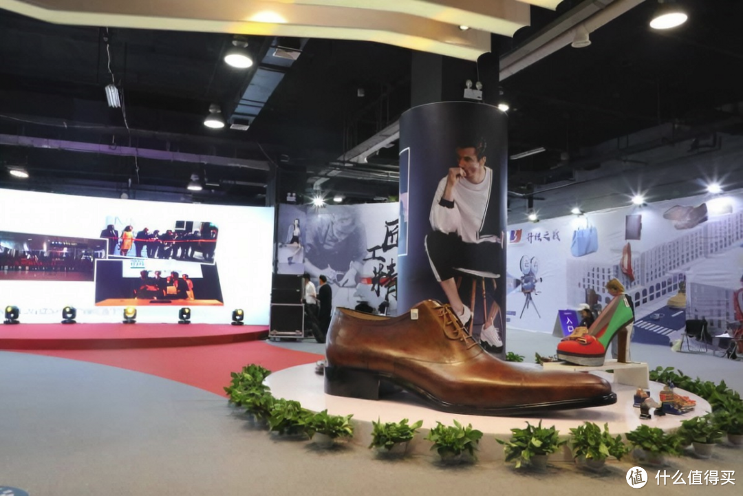 “温州皮鞋厂”促销，抖音电商开辟电商直通车，双11优惠推荐！