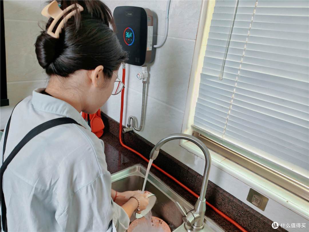 即热、净化、多重防护,奥特朗小厨宝热水器重新定义厨房新生活!