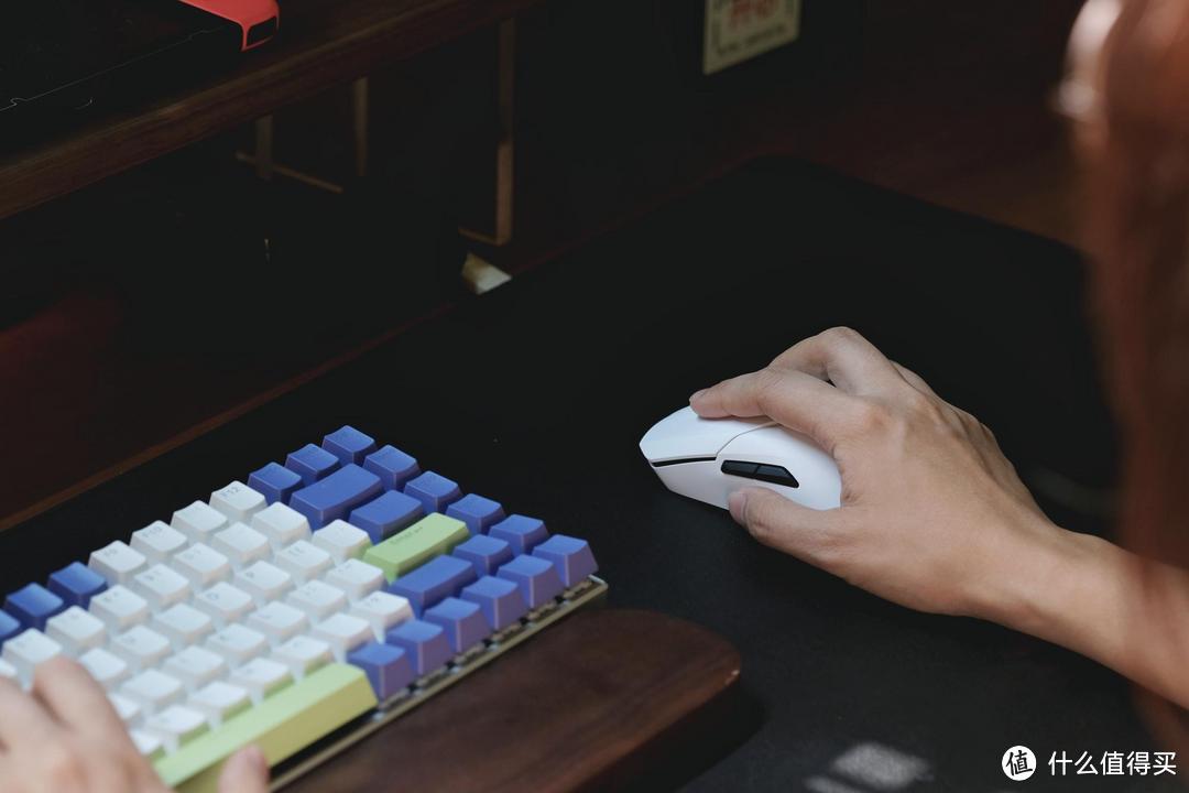 雷柏VT9 PRO无线鼠标:轻量化设计与堆料也许并不冲突