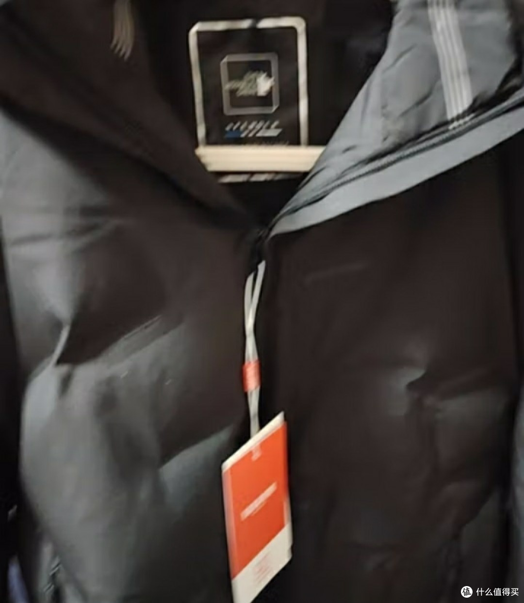 天冷了，给我的他买一件暖和的羽绒服