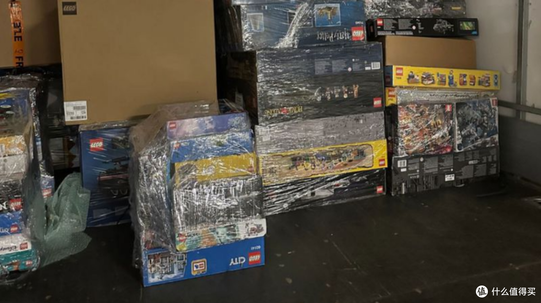 不愧是硬通货！走私仓库查获价值100万元乐高古董套装