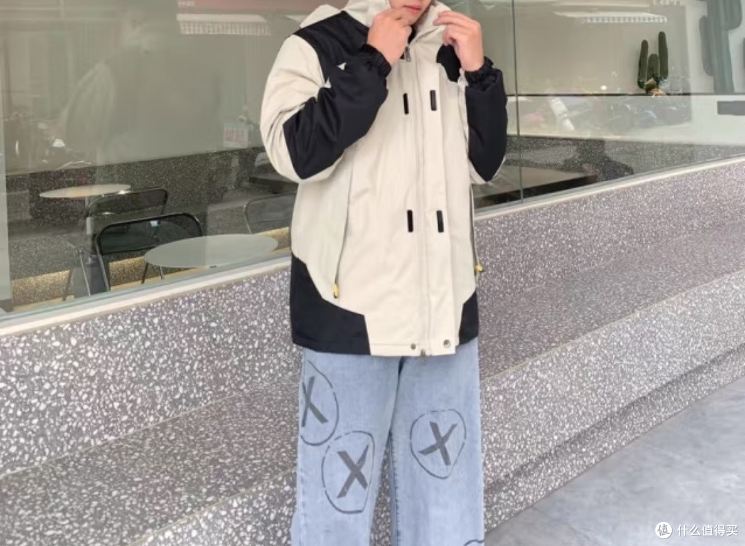 天冷了,买款冲锋衣保保暖。
