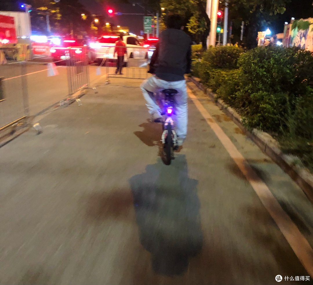 周末悠闲骑行记录:那长长的桥,有我们自行车轮子奋力转动的痕迹。