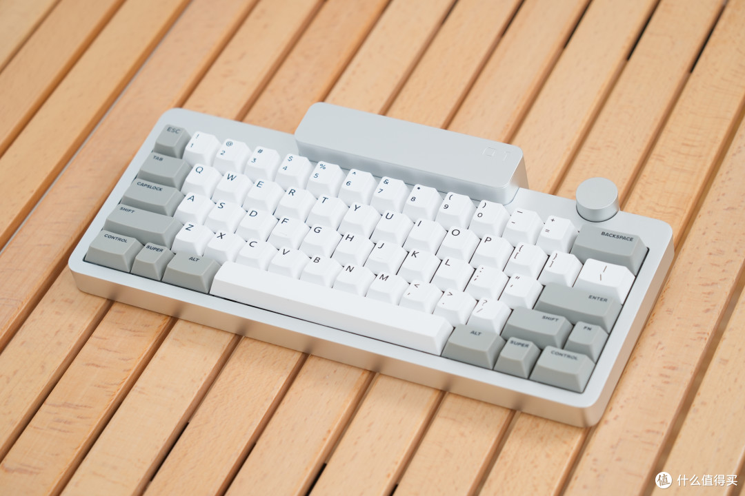 铝厂又整新花样:IQUNIX Tilly 60全金属客制化键盘