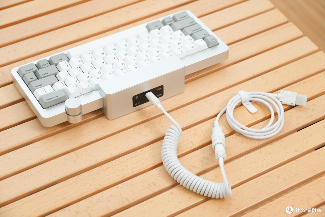 铝厂又整新花样:IQUNIX Tilly 60全金属客制化键盘