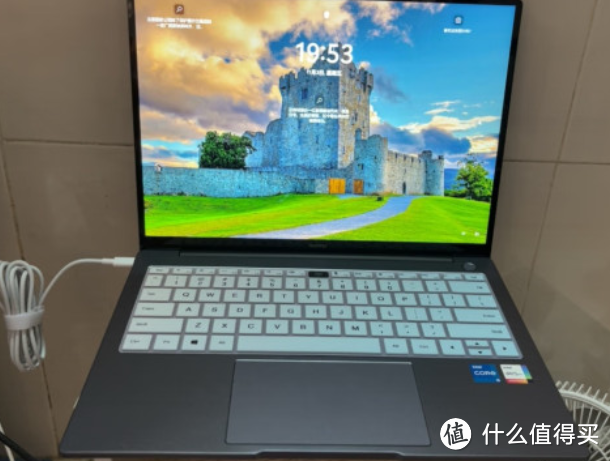 全新华为 MateBook 14 2023，轻薄办公的不二之选