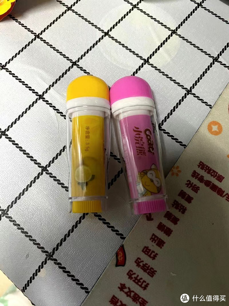 告别干燥、脱皮,就用小浣熊润唇膏