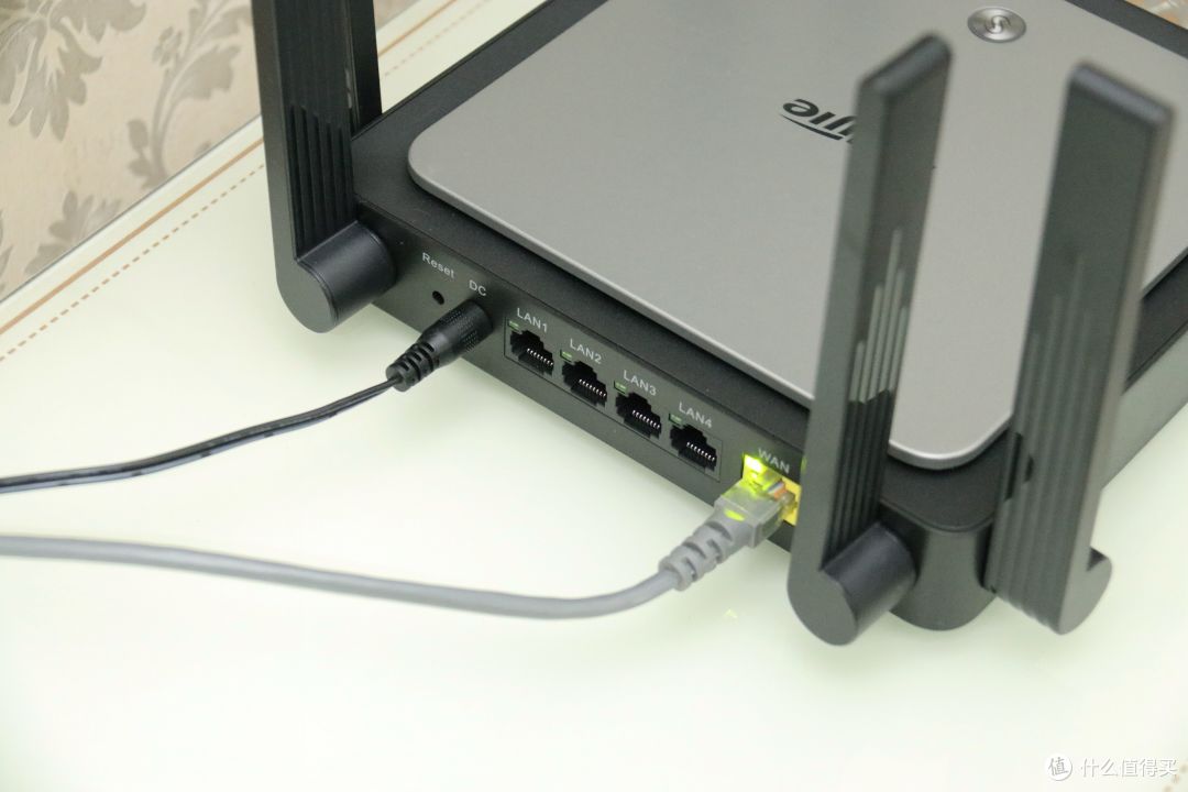 家居好物 篇四十八:锐捷x32 pro路由器评测:8根独立天线加持,轻松覆盖