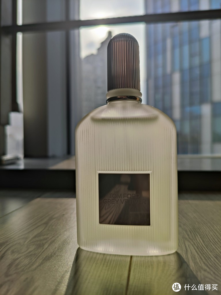 汤姆·福特灰色香根草：一款优雅阳刚的男士香水