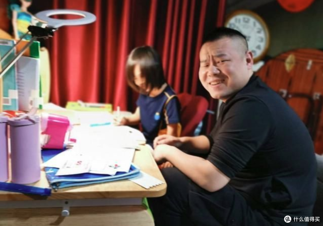 德云社相声明星岳云鹏在微博吐槽辅导女儿很难
