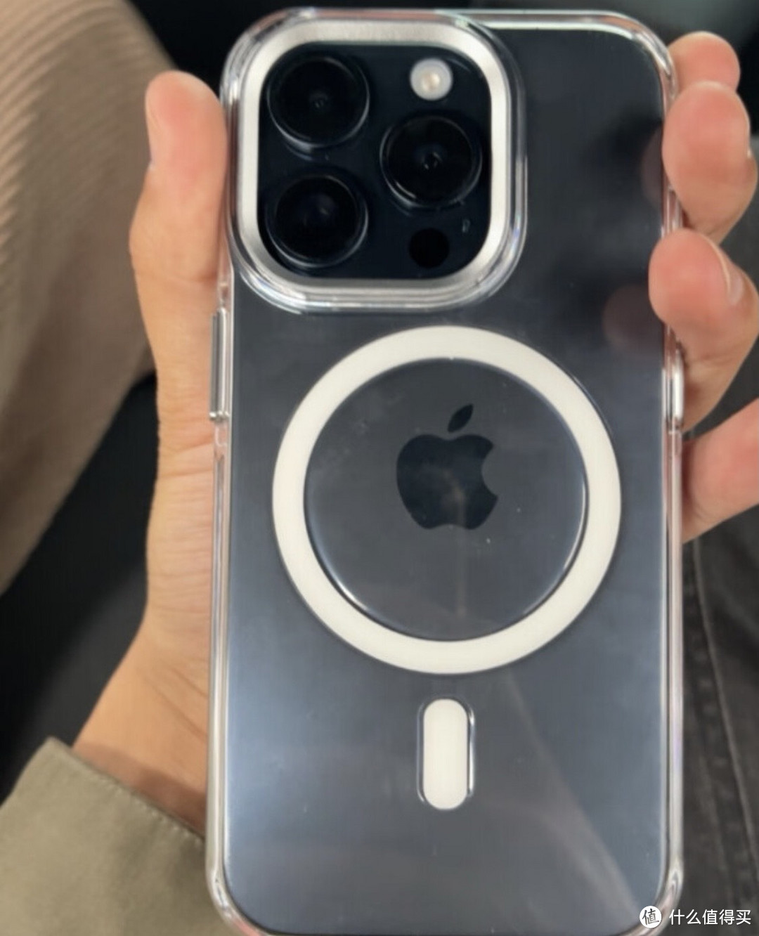 苹果手机壳最新款式大全，让你的 iPhone 更出彩！