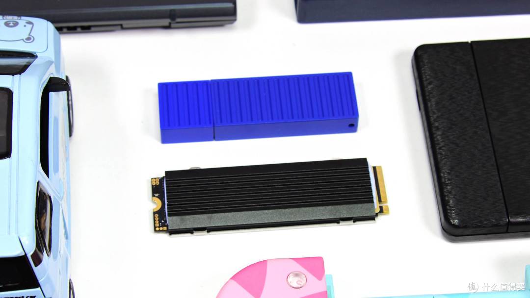 奥睿科J-20存储套装：高达40Gbps数据传输，打造高效移动存储新体验