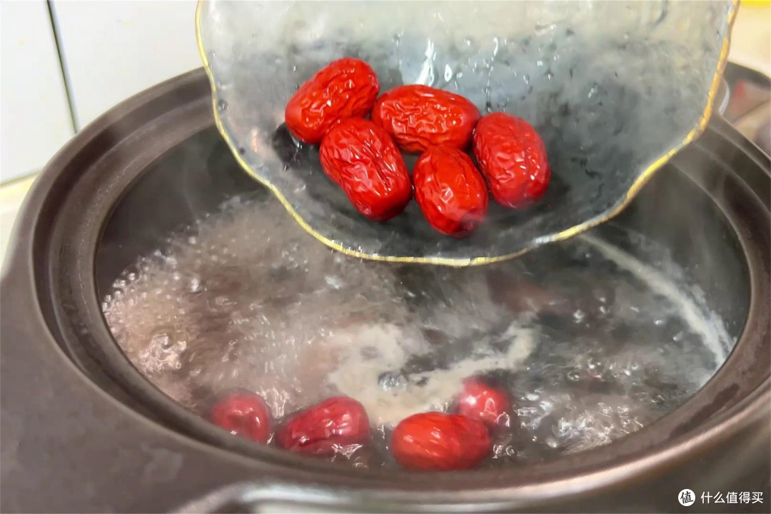 钙是“生命基石”,入冬后,记住这5样高钙食物,身体硬朗过寒冬