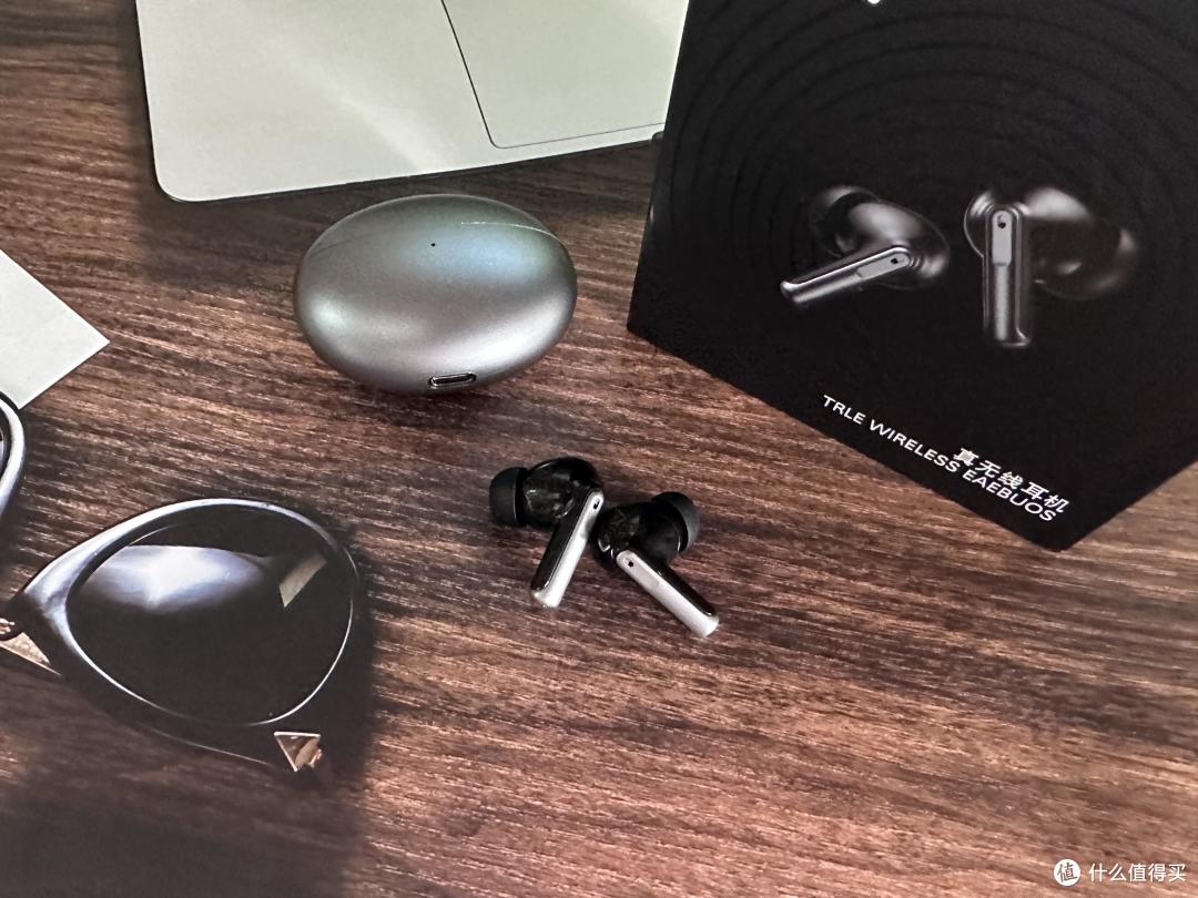 京奢RS10 PRO:音乐的黄金仰角,降噪的魔法之音