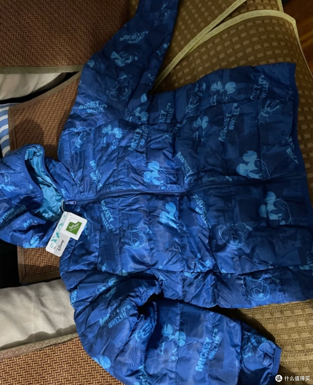 双11给宝贝儿买的羽绒服。