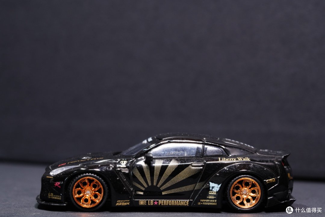 爸爸，我要gtr--Mini GT 1:64 GTR
