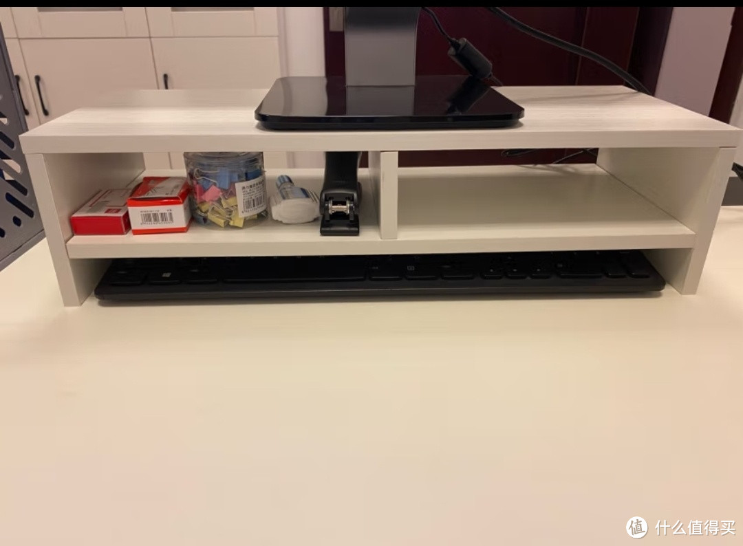 有了这些小物件,桌面立整多了。