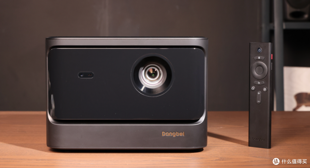 2023年投影仪该怎么选？LED还是激光？看完这篇文章你就知道了