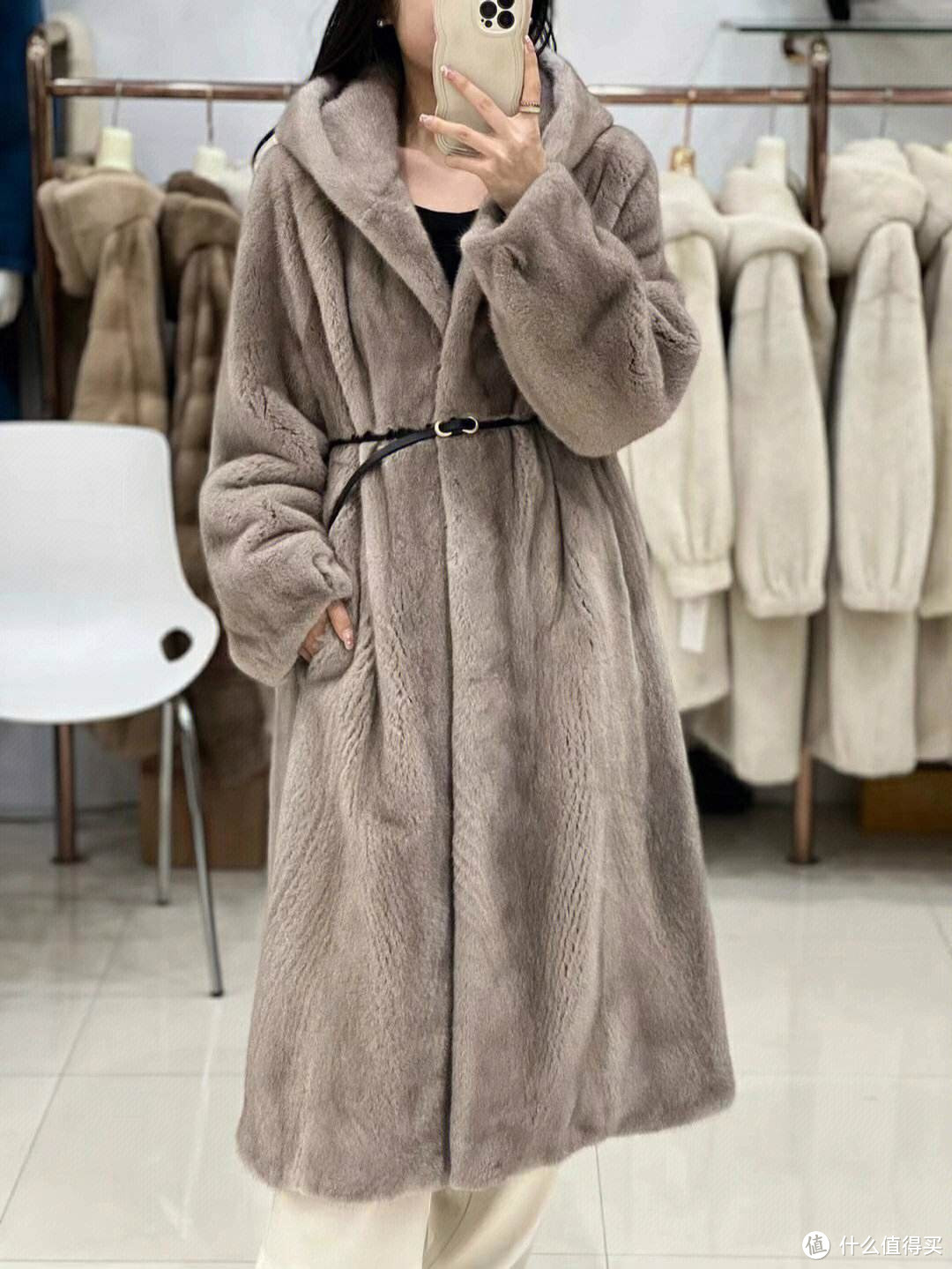 貂皮大衣：冬日里的时尚必备