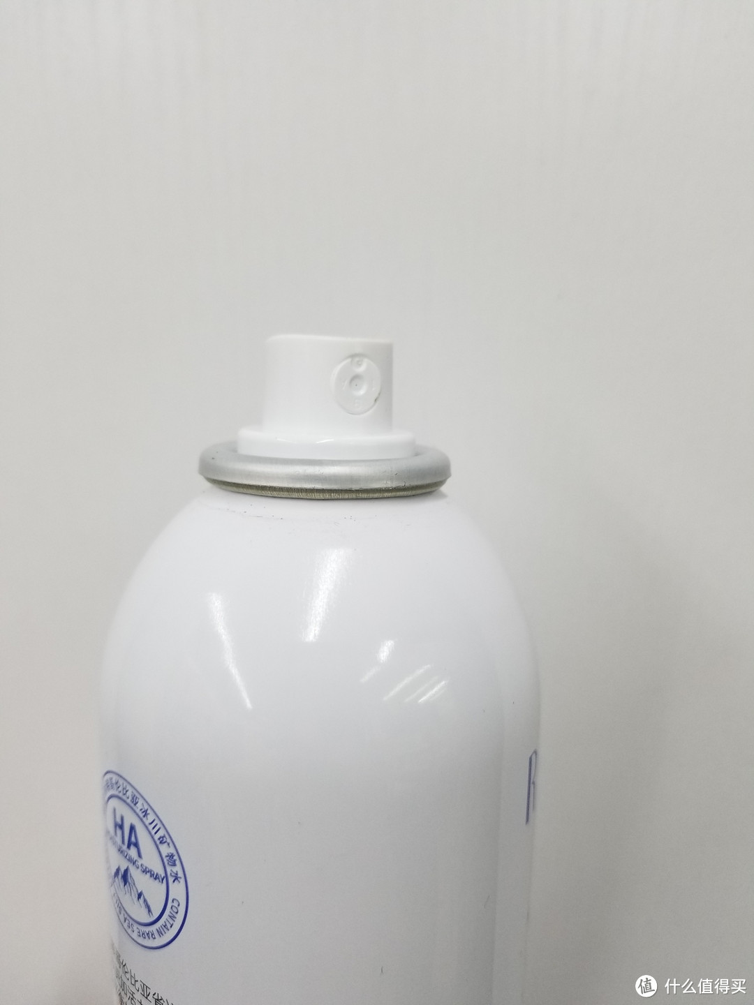 颐莲补水喷雾:让肌肤水润一整天!