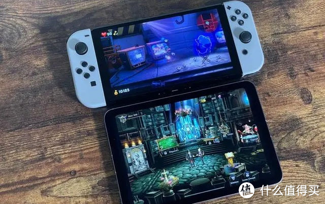 任天堂 Switch OLED游戏机评测：更大、更好的显示屏和出色的支架