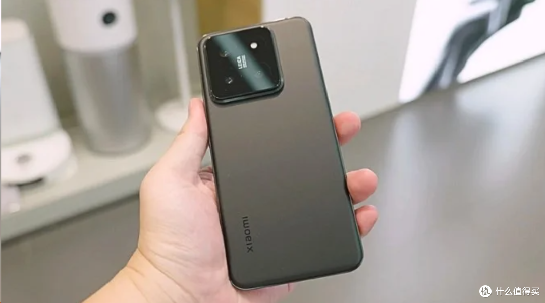 小米 14 Pro vs 三星 Galaxy S24 Ultra:强劲对决,小米能否完败?