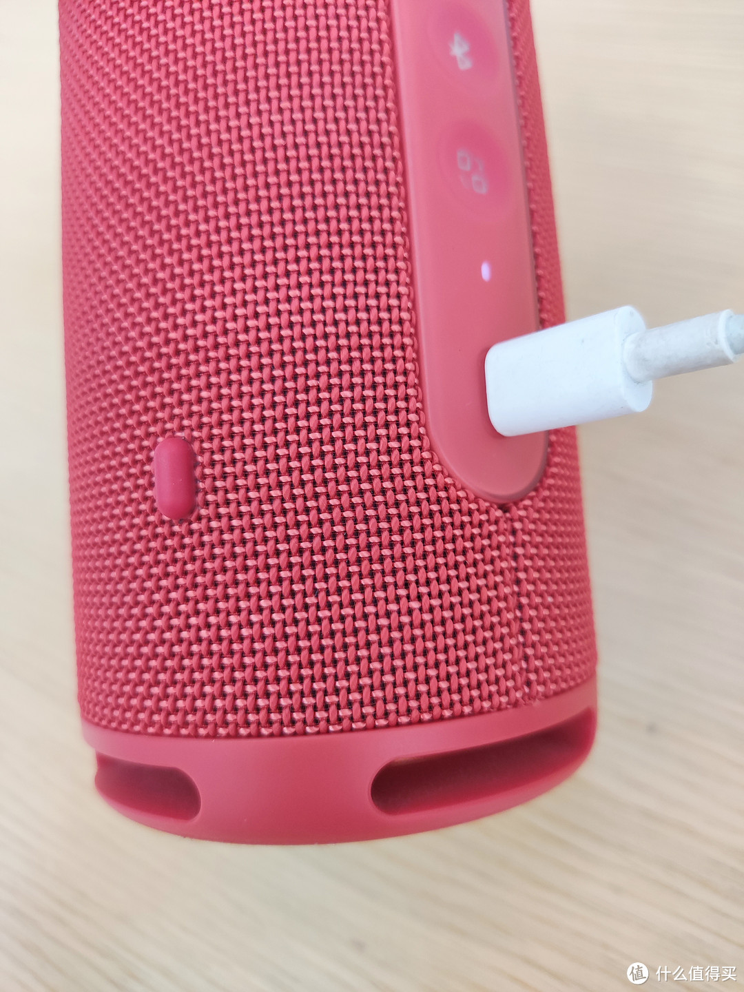 华为Sound Joy 便携式智能蓝牙音箱，骚红色是真好看
