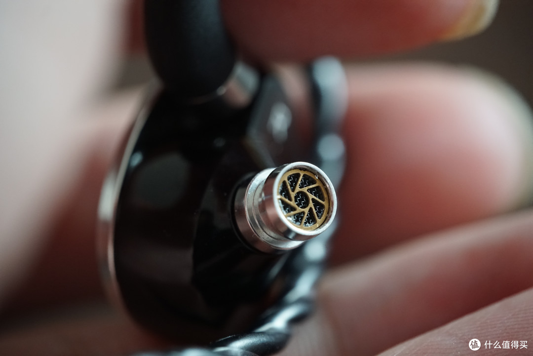 被世界首款“逆哈曼曲线”入耳式平板耳机颠覆,SIVGA夜莺