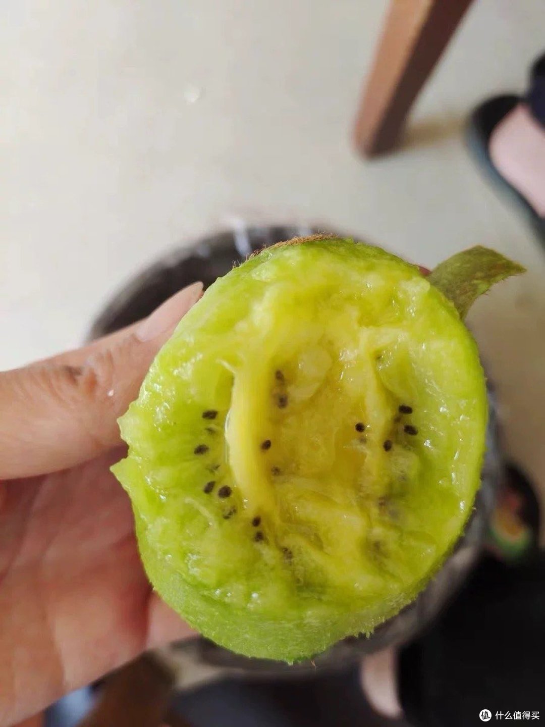 寒冷的冬天也无法抵挡人们吃水果的热情