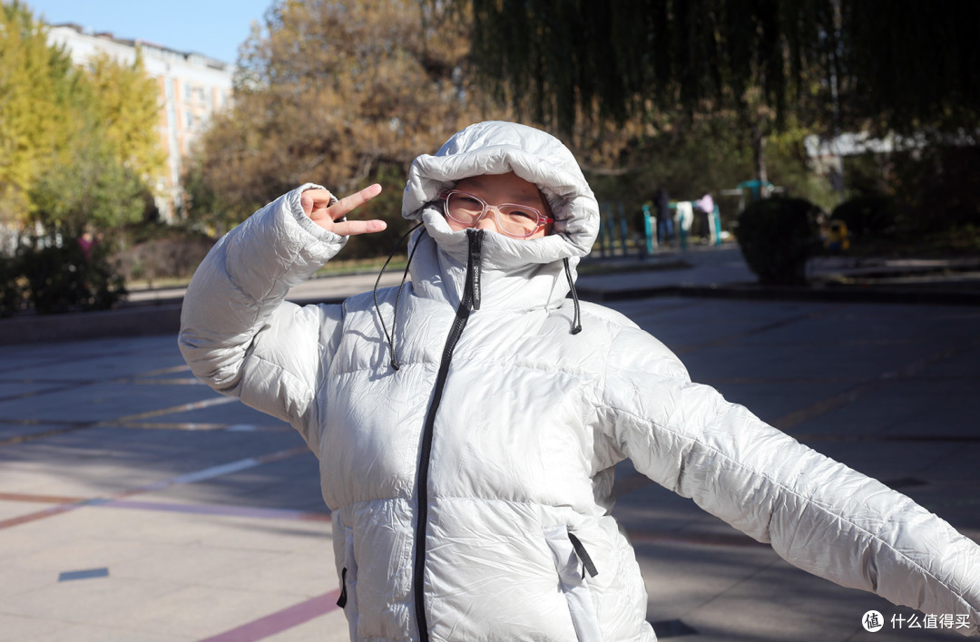 这羽绒服买的值!孩子不冷,妈妈开心,天石鹅铠甲给我安全感!