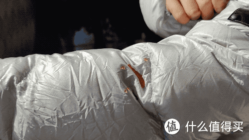 这羽绒服买的值!孩子不冷,妈妈开心,天石鹅铠甲给我安全感!