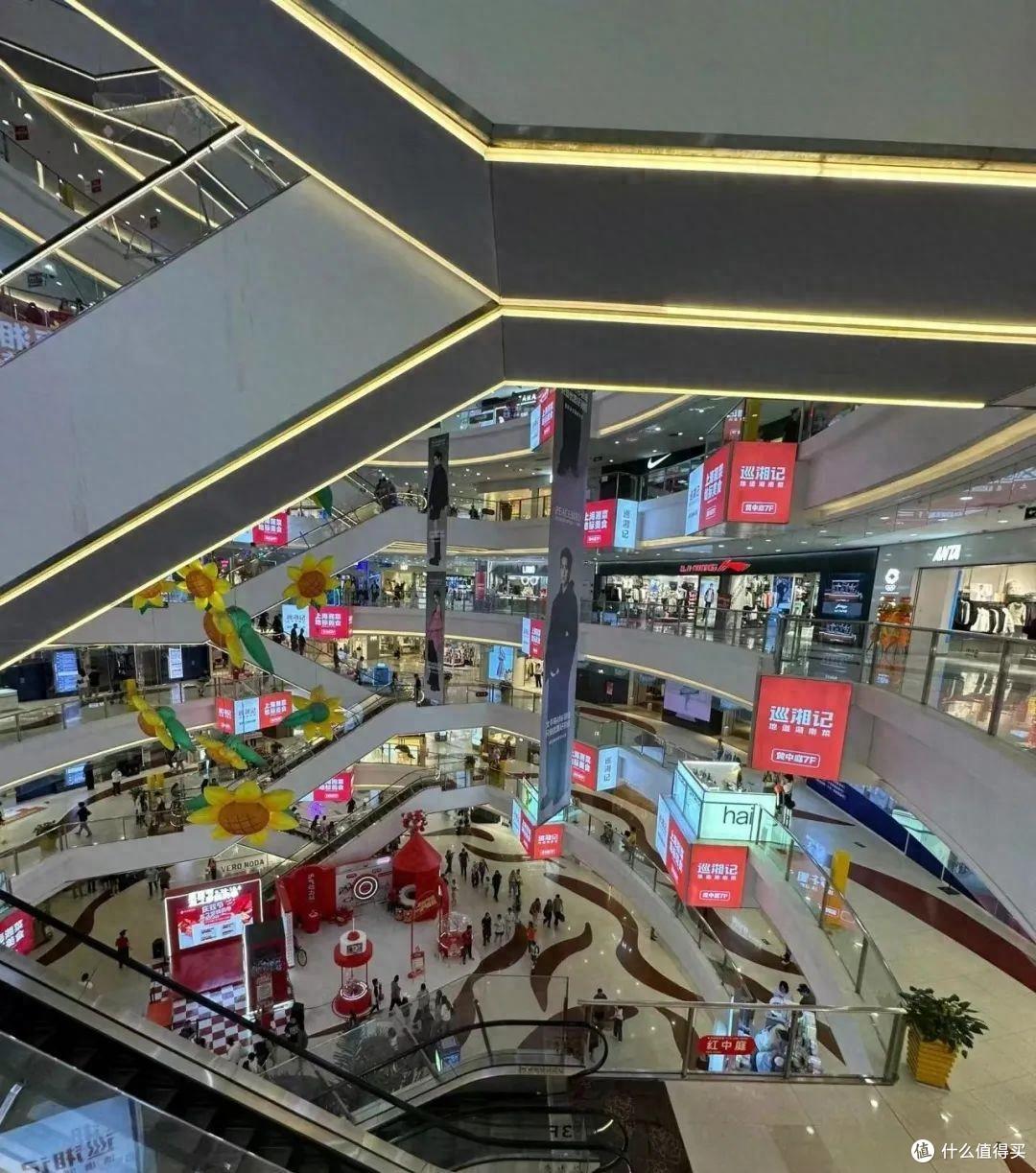 当代年轻人逛街只进B1、B2美食城?