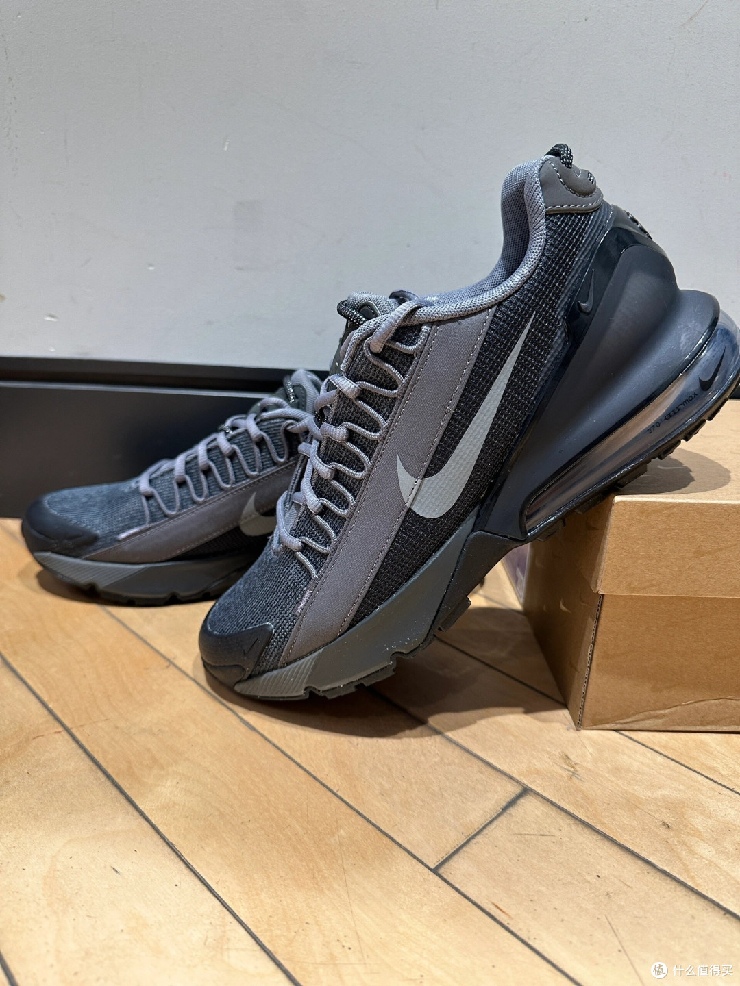 秋冬加厚款气垫鞋——nike air max pulse roam 低帮跑步鞋