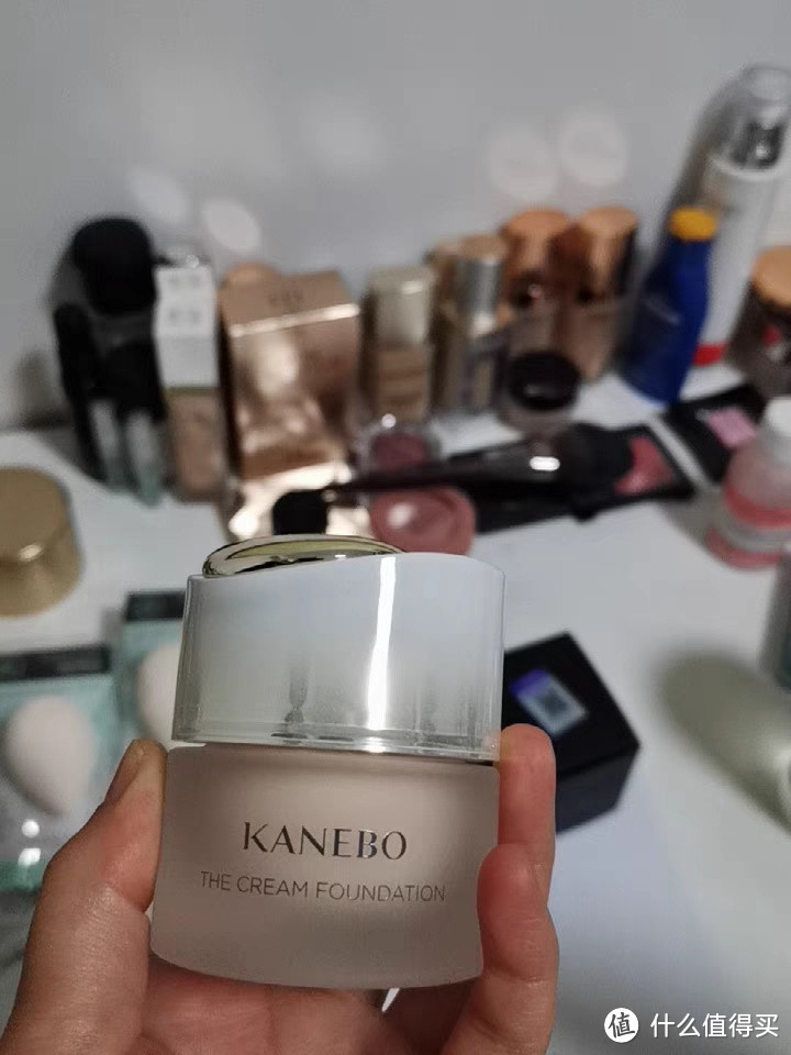 Kanebo臻萃晶采粉霜