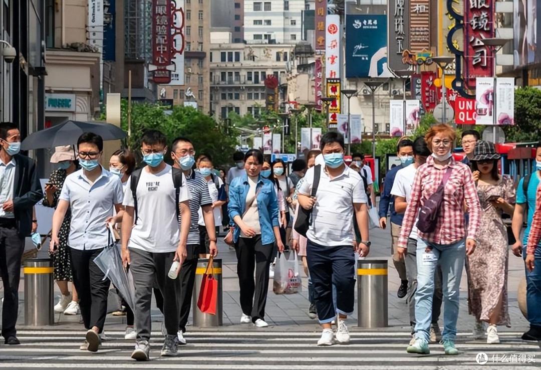 15万人穷途末路,逃离一线城市,回家躺平,2个原因太现实了