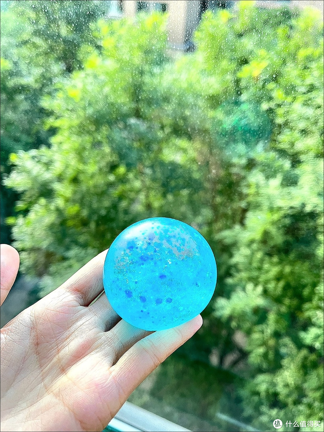 捏捏乐极光麦芽糖球：解压发泄的透明糖浆球

