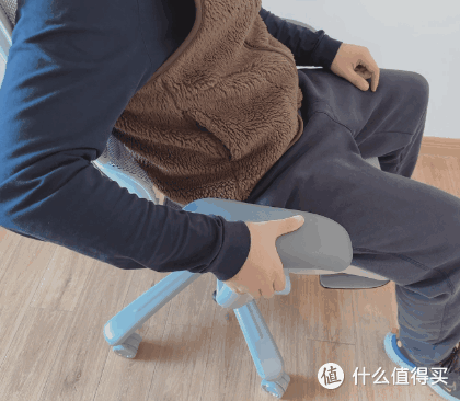 还花大几千购买人体工学椅？3款千元级性价比爆款横评，和高溢价说再见
