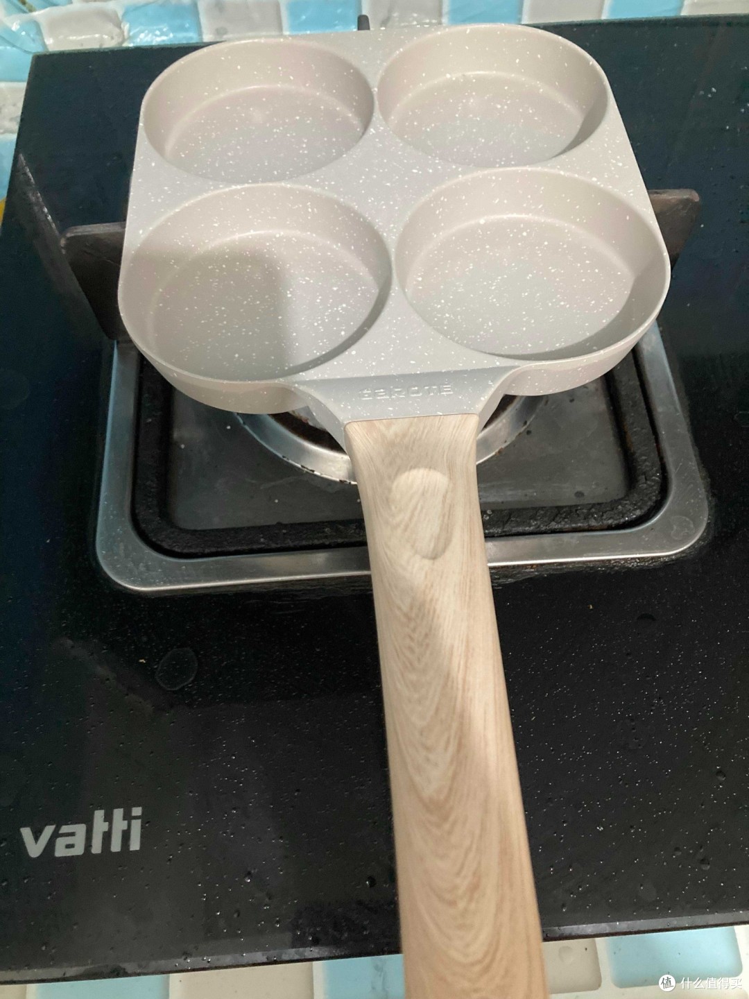 麦饭石煎蛋锅:早餐的神器,生活的良伴