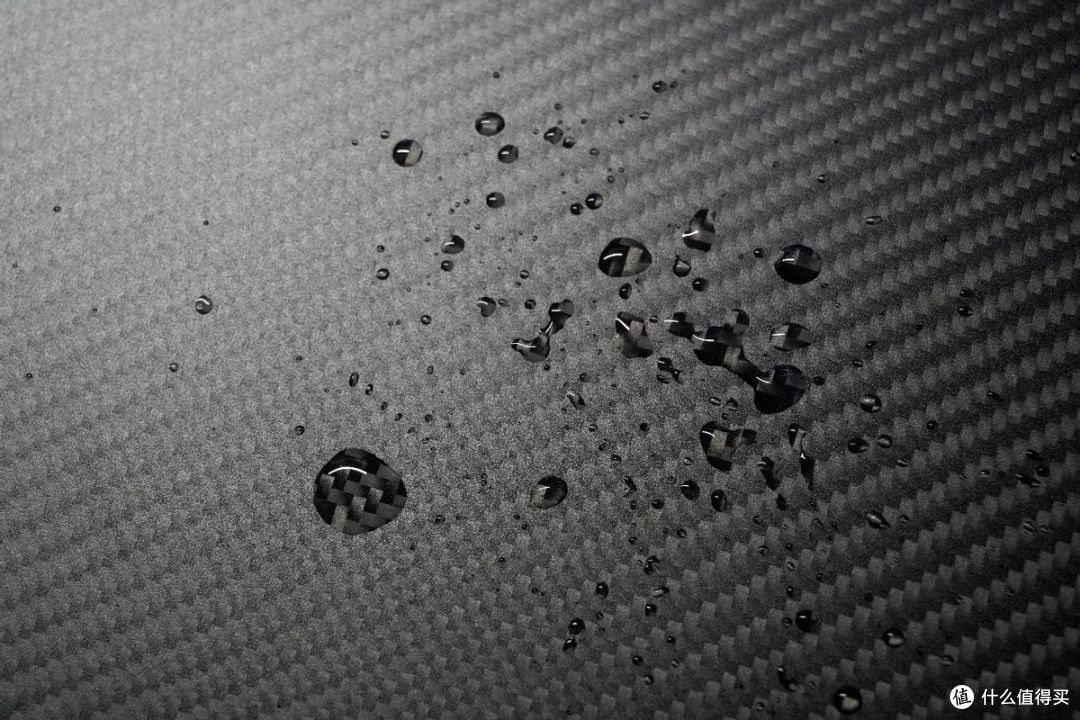 高端玩家首选入手,墨罗真碳纤维鼠标垫了解下,桌面颜值瞬间拉高
