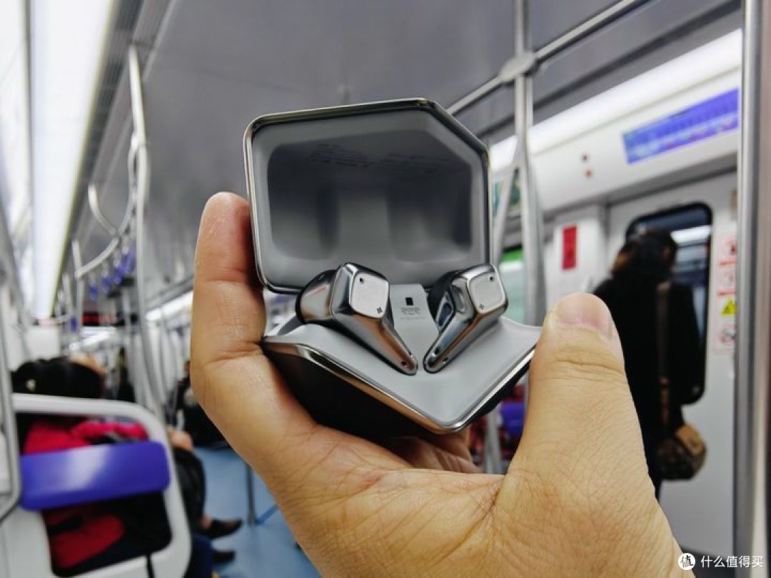 赋予轻奢新的定义 体验HIFIMAN Svanar Wireless LE
