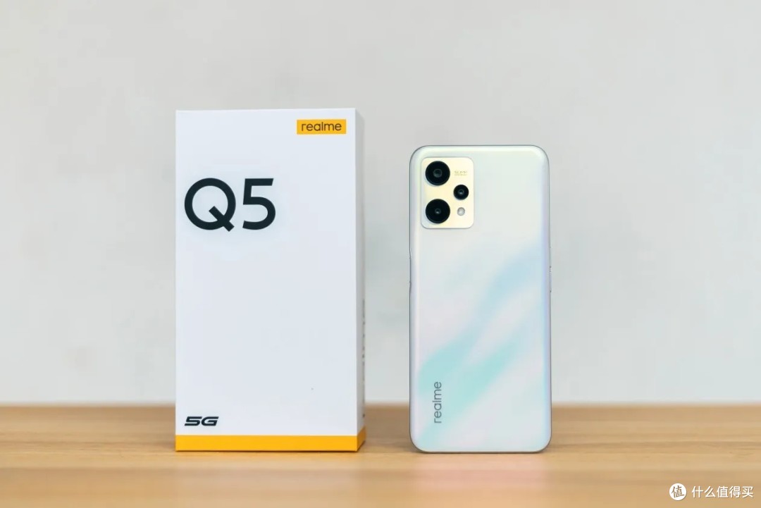 闪充越级,千元机新标杆——真我Q5(上)