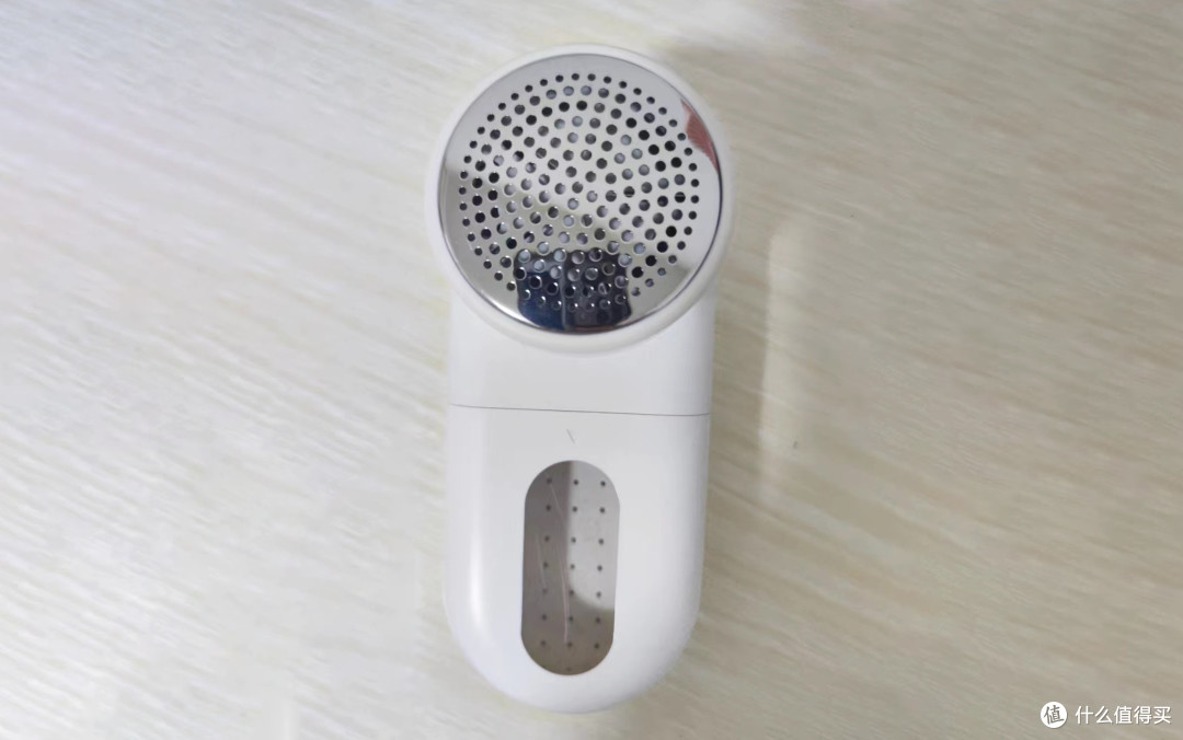 小米毛球修剪器,非常实用的一款居家产品,性价比很高。